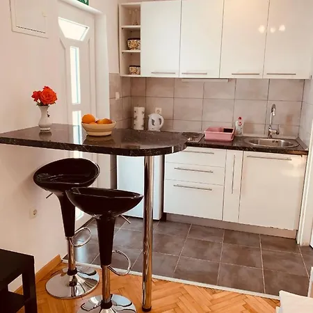 Studio Giovanni Apartment Omiš